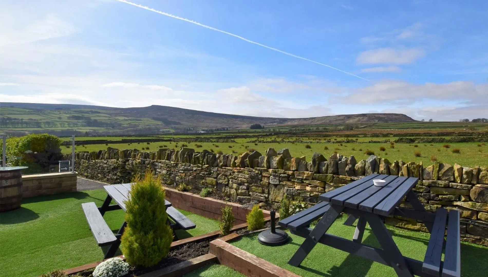 1 Bed Property In Holmfirth 82194 Meltham 0*,